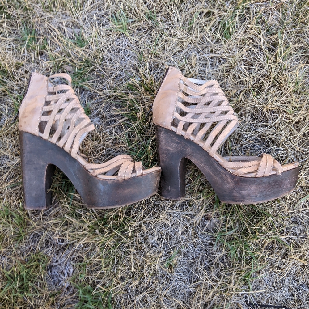 Freebird • Costa (Beige/Tan) • Women's Size 10